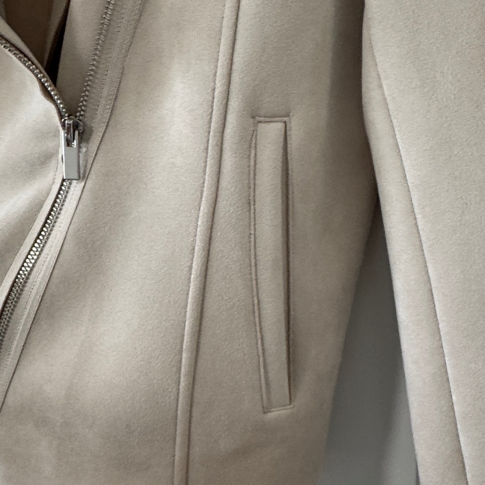 Tahari Women's Beige Blazer - Picture 7 of 9